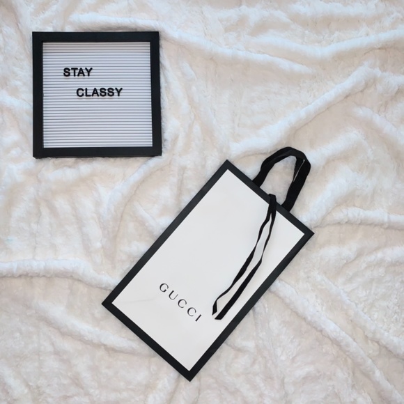 Authentic Gucci Paper Gift Bag - Picture 4 of 5